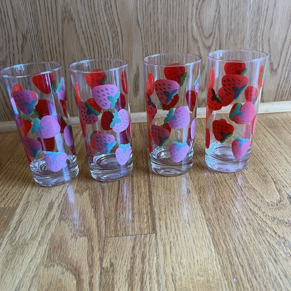 Vintage Colony‎ MCM Strawberry Print Drinking Glass Set of 4 Retro Fruit Tumbler